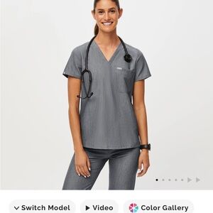 Figs Graphite Catarina top